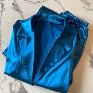 NWOT Oversized Satin Pajama Set- Turquoise M